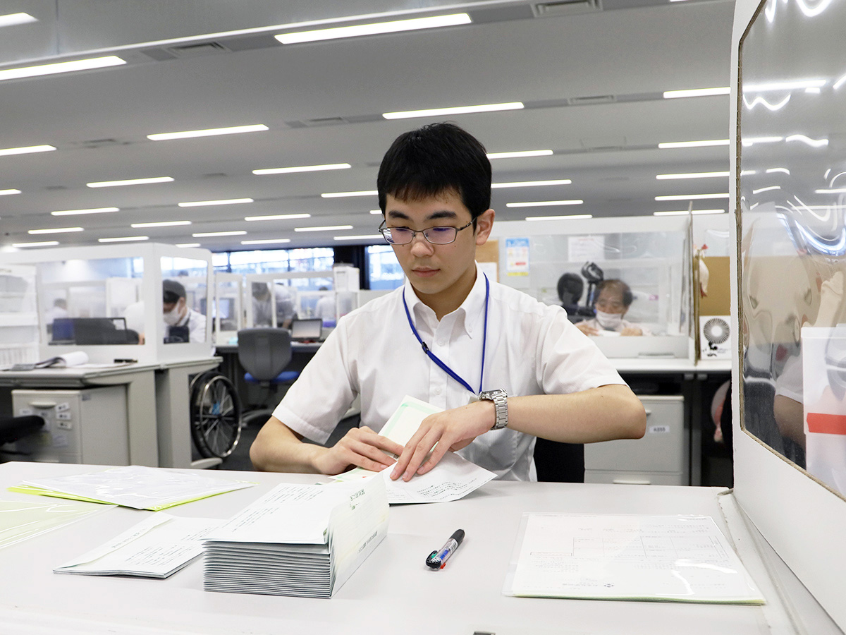 保険関係書類のお客様宛発送業務