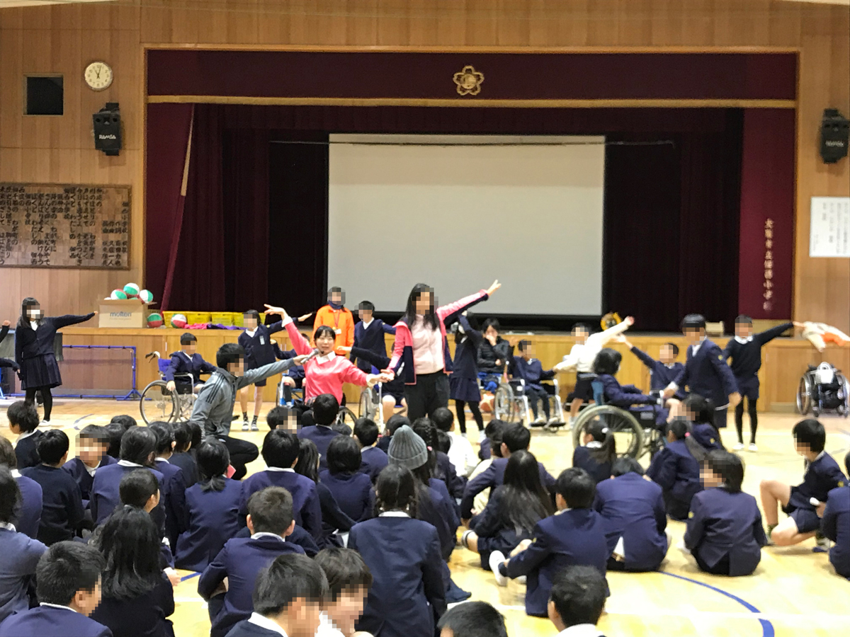 車いすダンス体験授業の様子