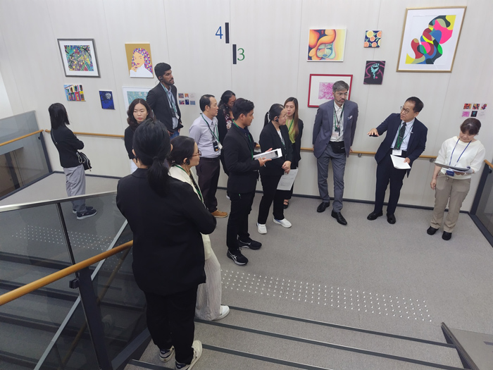 社内見学風景